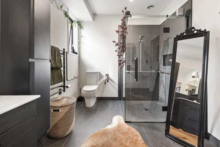 10 Tari Road Pukeatua_11