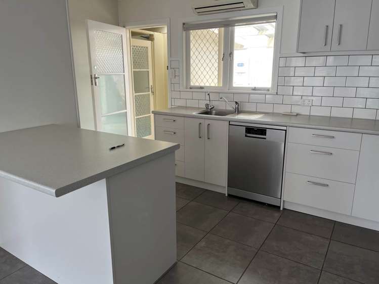 18a Lovatt Crescent Kensington_2