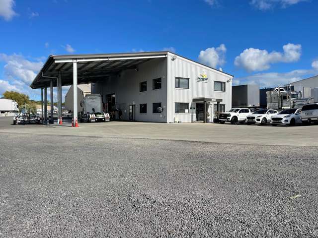 WAREHOUSE / OFFICES WITH YARD ON JOHN STREET