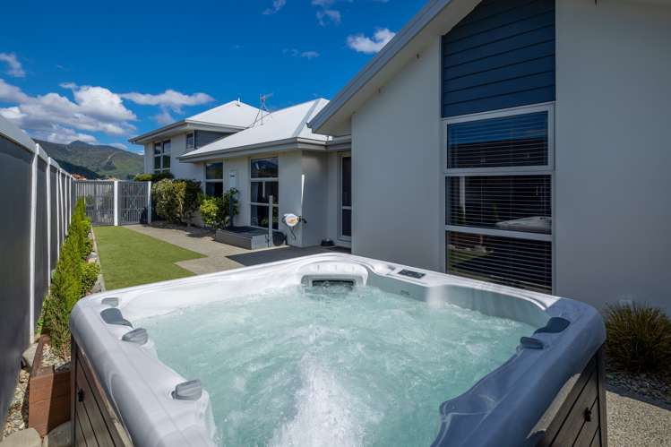 16 Istana Place Britannia Heights_25