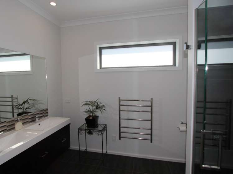 2369 Middle Road Poukawa_16