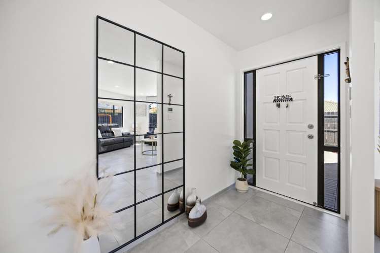 16 Norm Pellow Drive The Gardens_2