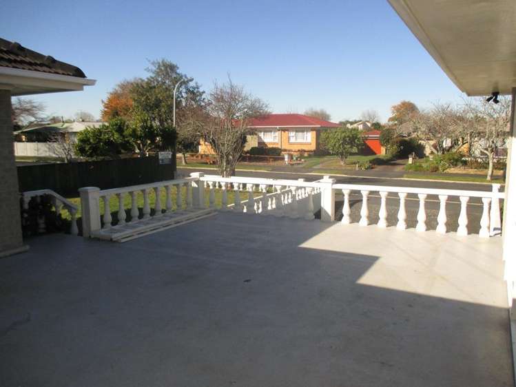 13 Scott Avenue Hamilton East_15