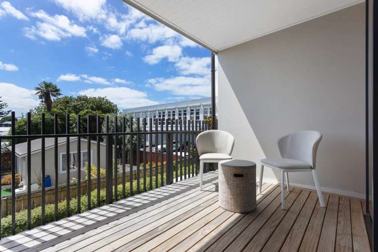 7/5 Peachgrove Road Te Atatu Peninsula_0