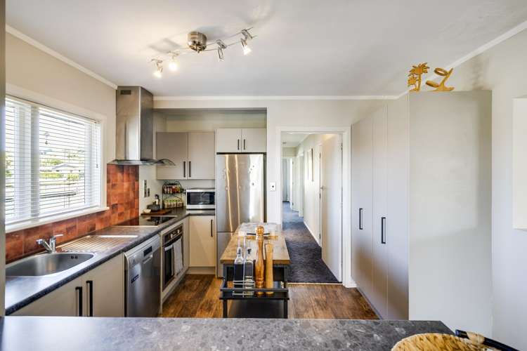 43 Neeve Road Taradale_11