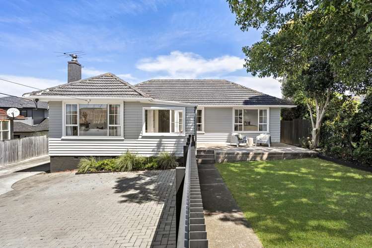 7 Tiroroa Avenue Te Atatu South_0