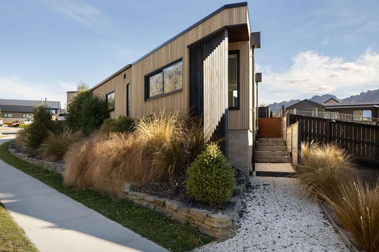 8 Spur Ridge Rise, Hanley's Farm Jacks Point_2