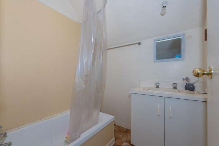 11 Bond Street Hamilton East_5