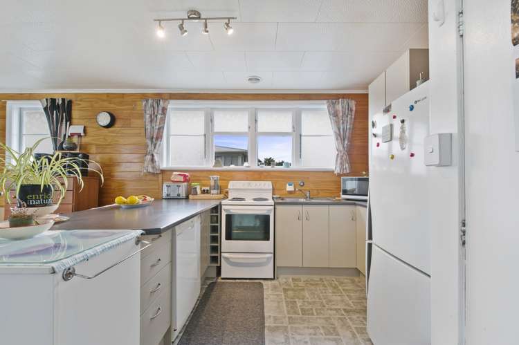 2 Scott Avenue Owhata_9