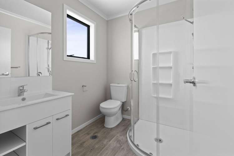 2/1 Garthwood Road Hillcrest_14