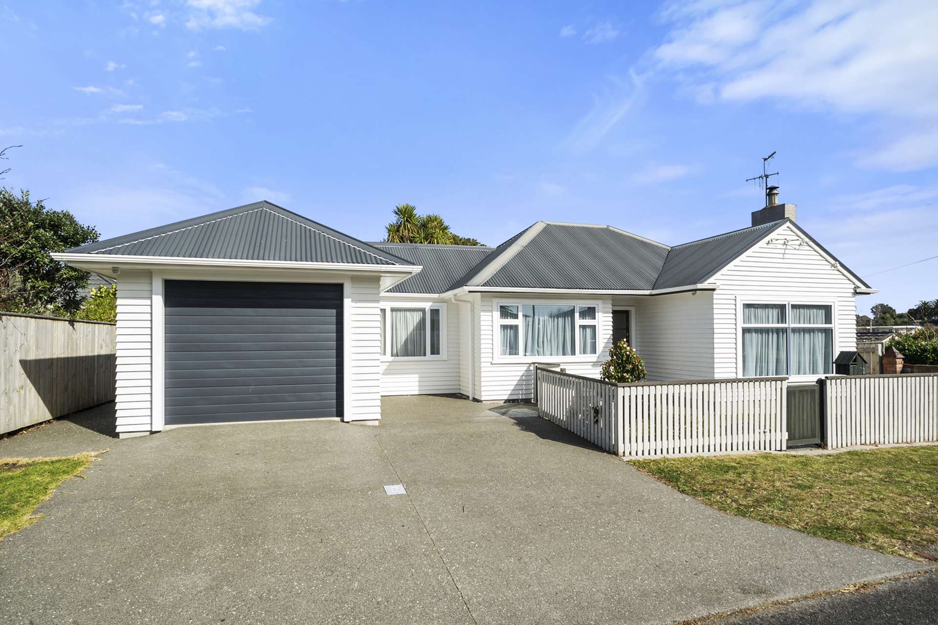 10 Karaka Grove Raumati Beach_0