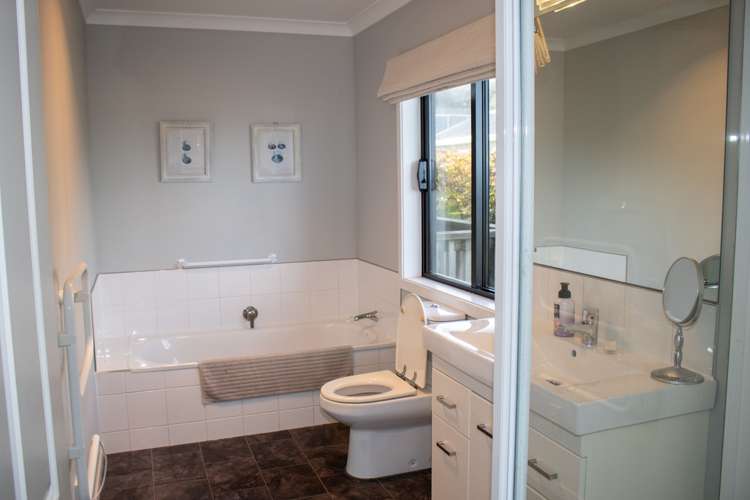 21 Sunset Parade Kai Iwi_11