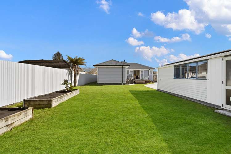 57 Masefield Drive Enderley_19
