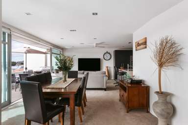 302/6 Tawa Street_3