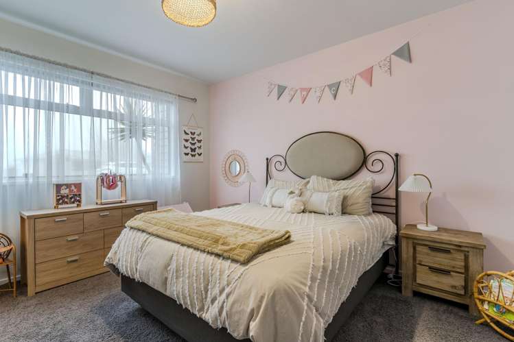 27 Gilkison Street Halfway Bush_12