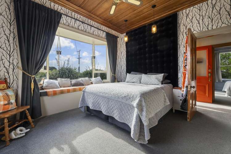 2071 South Road Otakeho_11