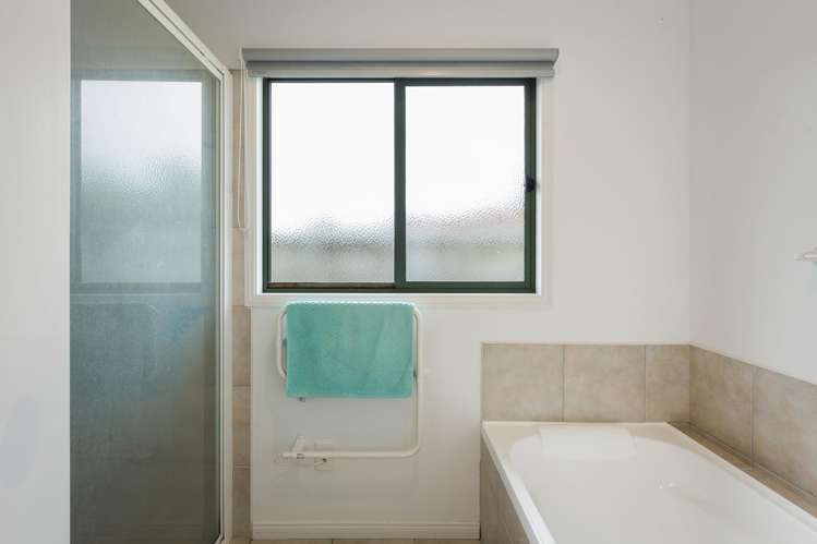 8 Athenree Heights Athenree_20