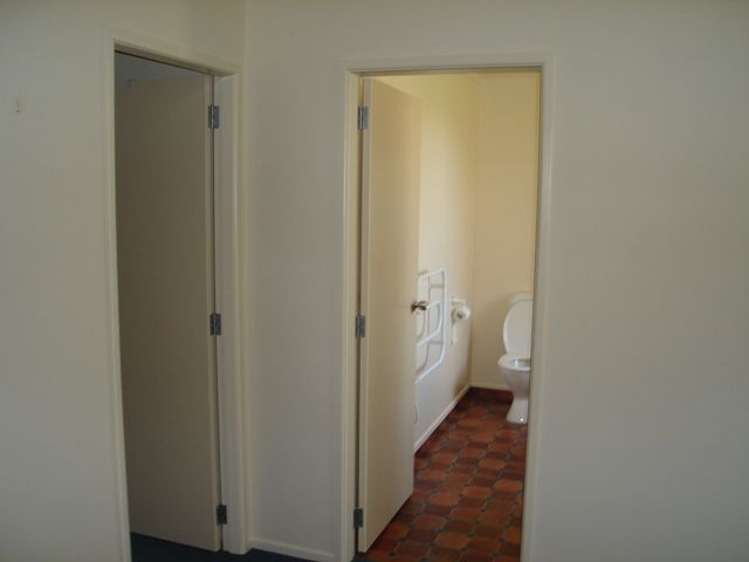 15 Nobleman Place Hamilton East_8