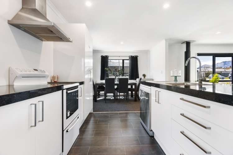 6 Little Maude Drive Lake Hawea_6