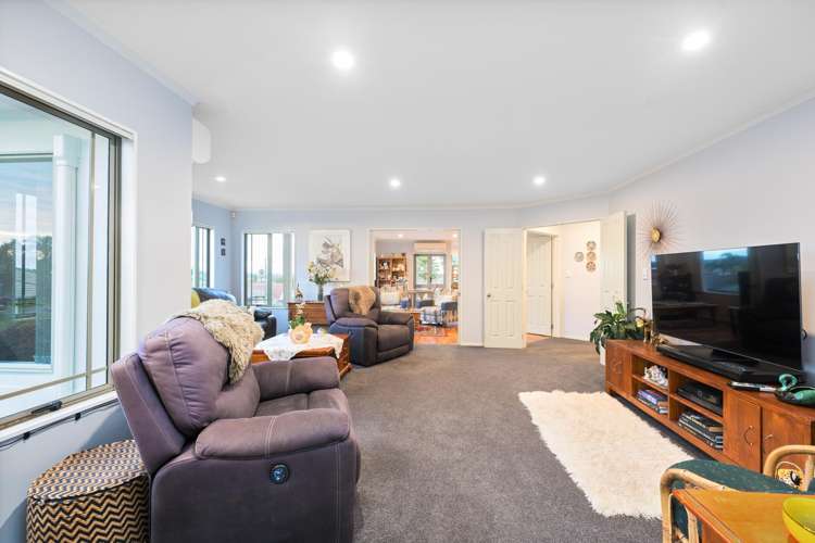 1 Sandhurst Rise Henderson Heights_19