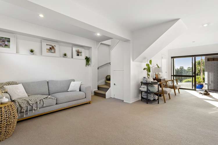 33 Pacific Parade Army Bay_19