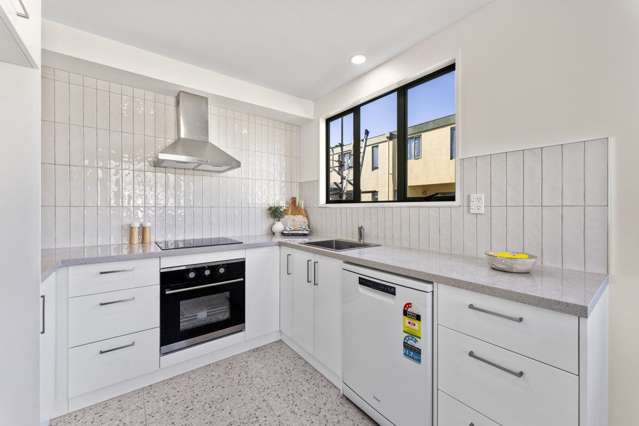 4/2 Rex Street Riccarton_1