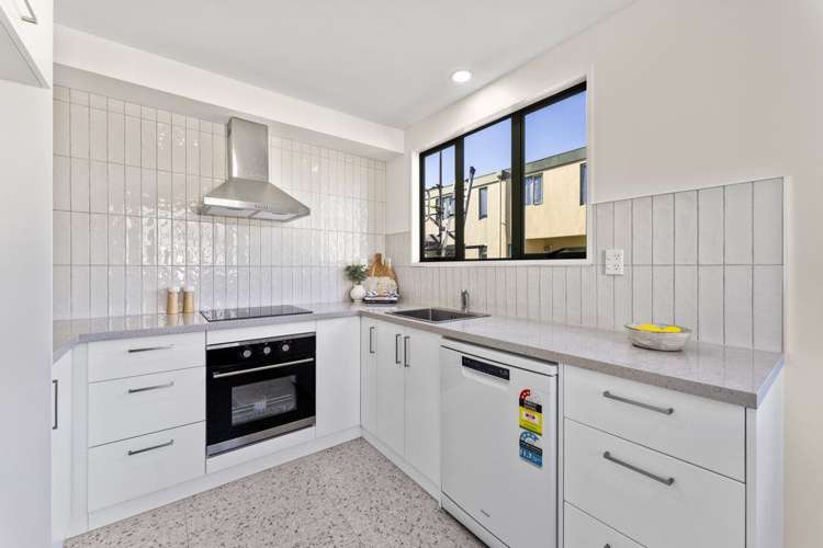 4/2 Rex Street Riccarton_1