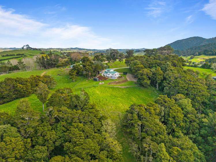 221 Mountain Road Maungaturoto_33