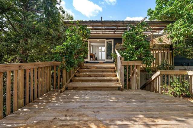 Lovely 5 Bed split level house