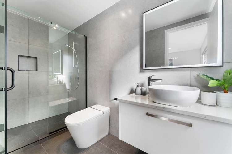 14b Beach Road Castor Bay_14