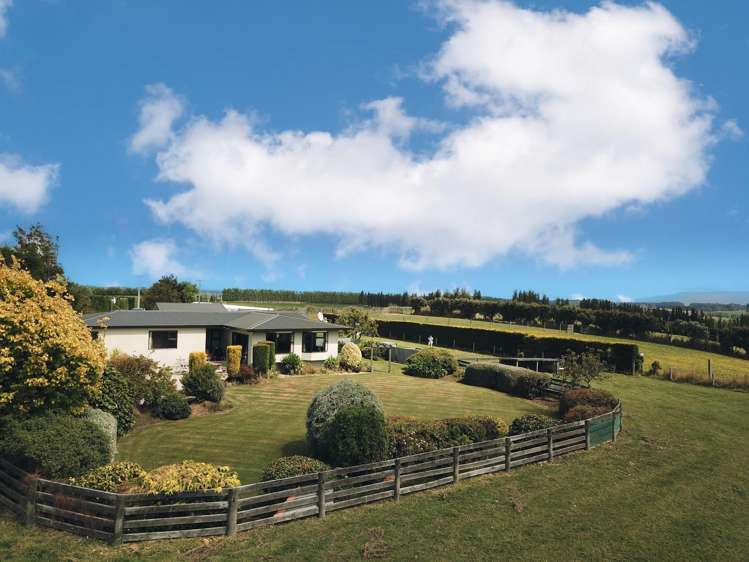 8 Humphries Road Waimumu_14