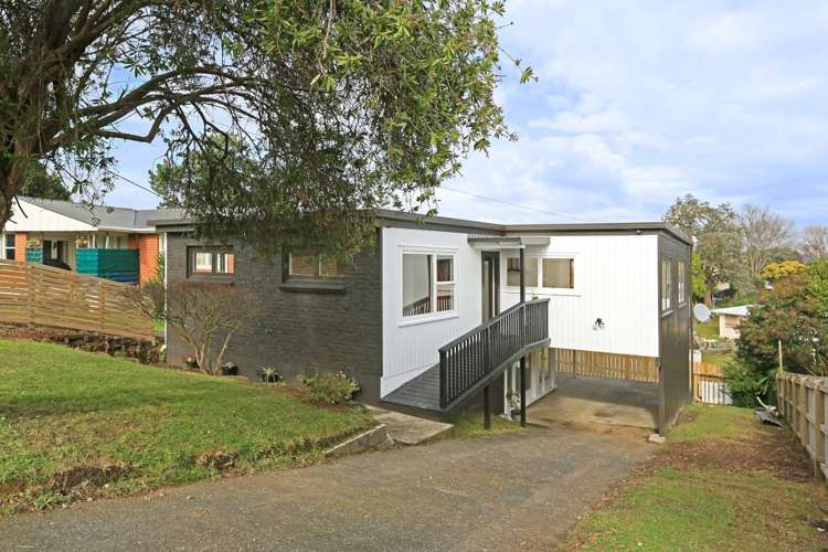 23 Castaing Crescent Te Atatu South_1