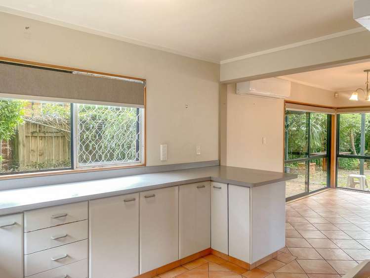 2/5 Willerton Avenue New Lynn_6