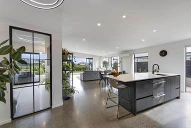 16 Hanworth Road_3
