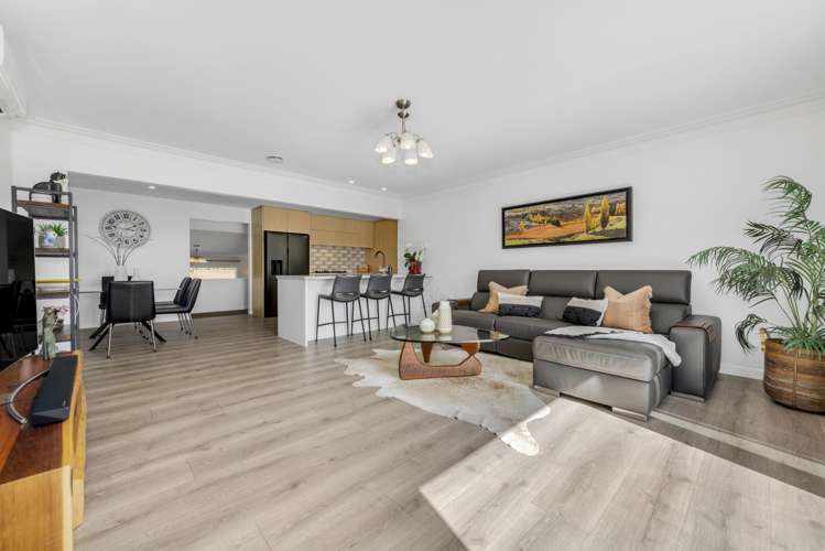 9 Bradbury Road Botany Downs_9
