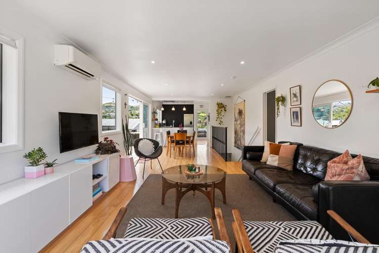 19 Kererū Bend Tawa_3