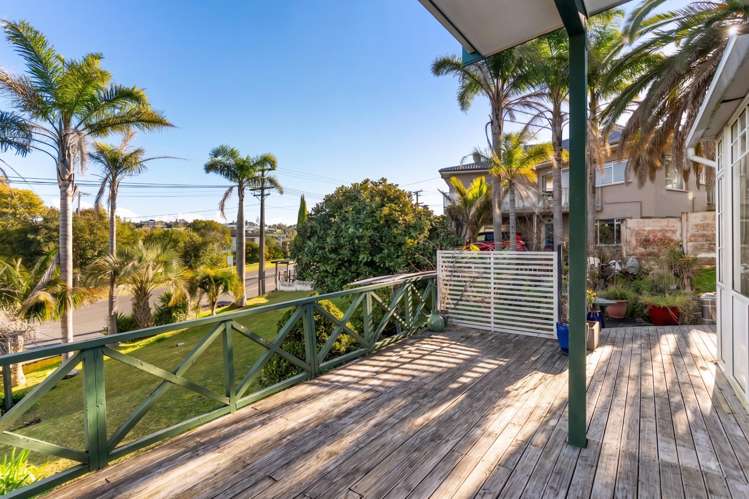 469 Beach Road Murrays Bay_13