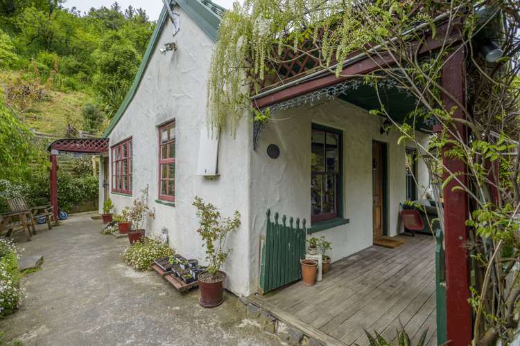 52 Hawkhurst Road Lyttelton_0