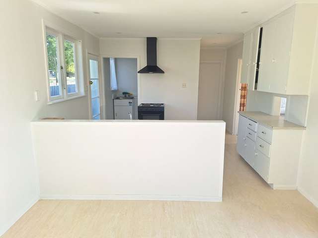 6 Daphne Street Kelston_4