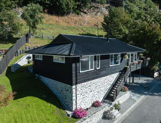 Luxury Living in the Heart of Queenstown