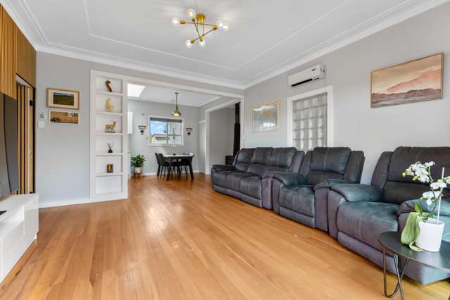 1835 Egmont Road Kaimiro_3