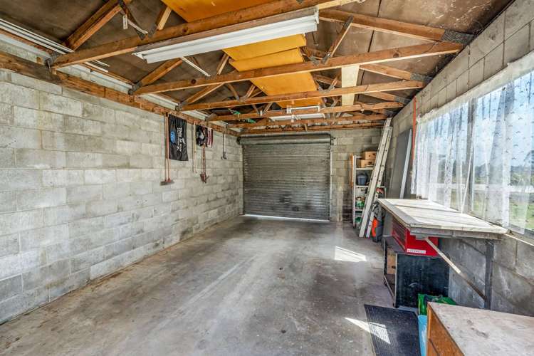 83 Walker Crescent Gore Surrounds_16