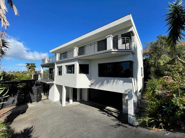 6 Bedroom, 2 Bathroom Family Home – Browns Bay