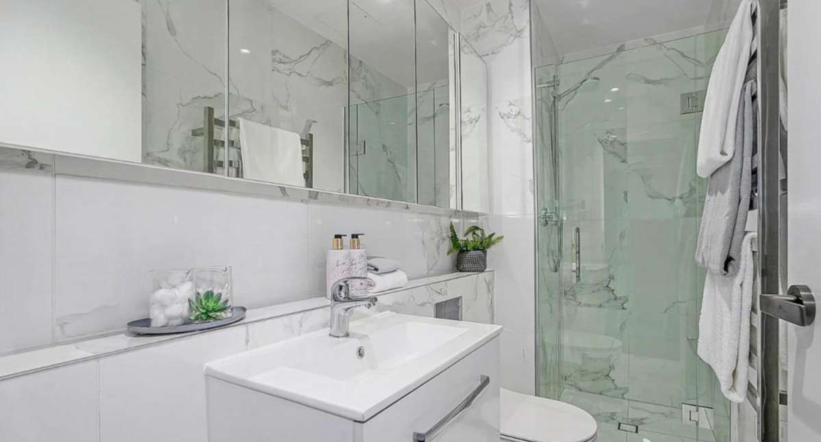 1017/41 Beach Road_4