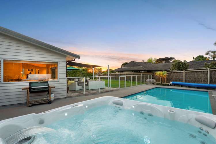 36 Oakford Park Crescent Greenhithe_10