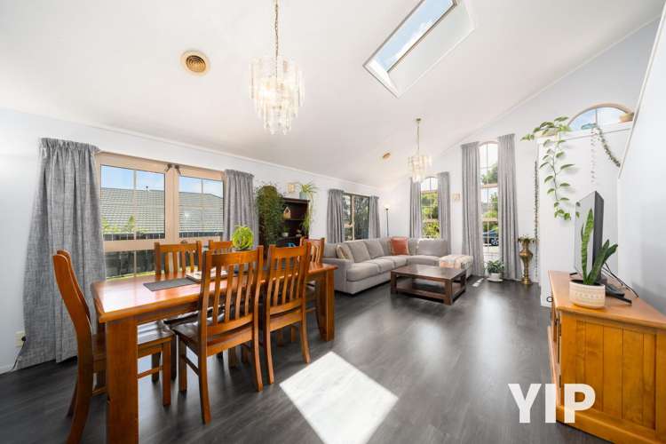 33 Peppertree Lane Woodridge_2