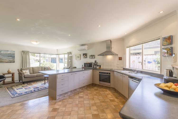 9 Lorna Irene Drive Raumati South_6