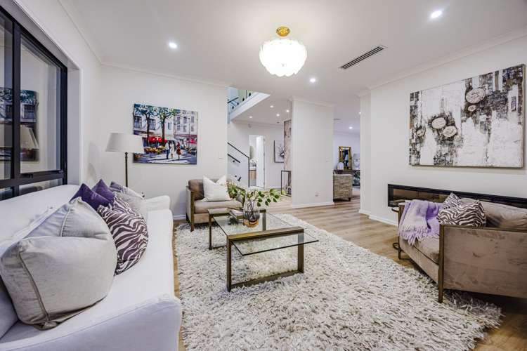 17 Ballyalton Crescent Flat Bush_3