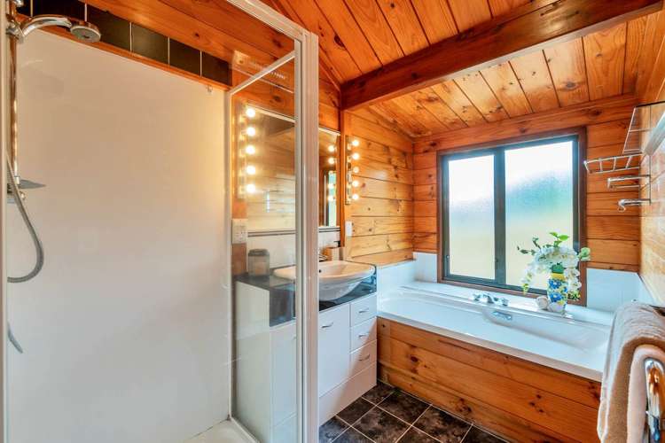 2/18 Long Bay Drive Torbay_13