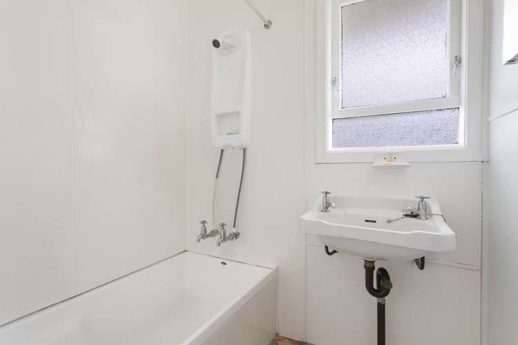 1 Beach Road Te Atatu Peninsula_13